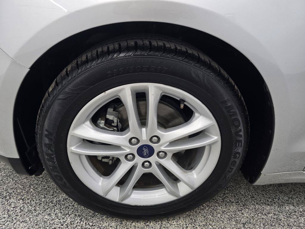 Used 2018 Ford Fusion SE FWD image 31