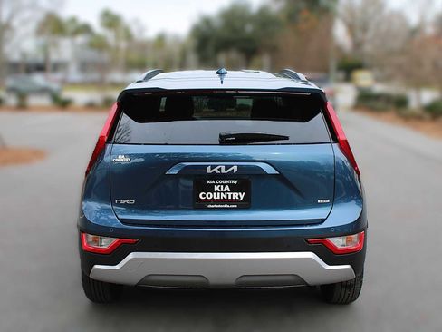 New 2025 Kia Niro EX image 8