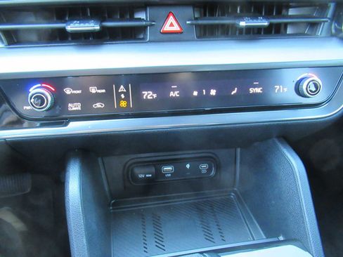 Used 2023 Kia Sportage EX image 31