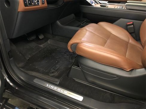 Used 2024 Lincoln Navigator L Reserve image 18