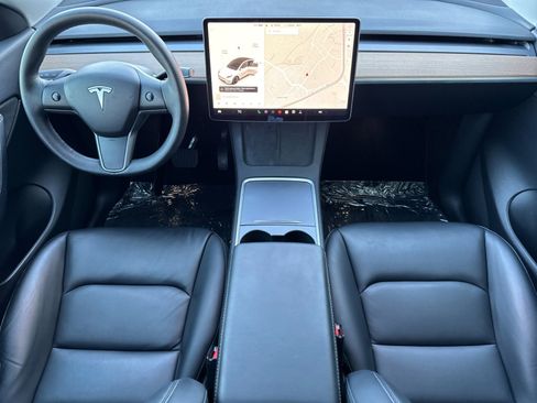 Used 2021 Tesla Model Y Long Range image 6