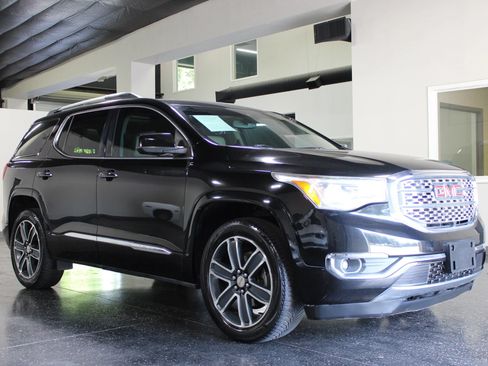 Used 2017 GMC Acadia Denali w/ Technology Package AWD/4WD image 1