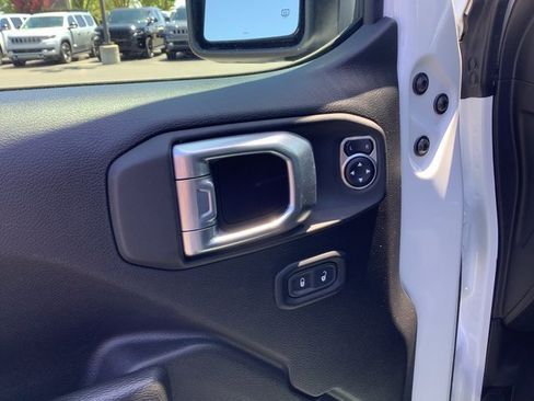 Used 2023 Jeep Wrangler Sport S image 10