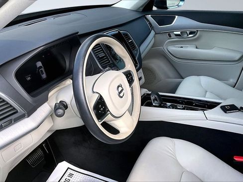 Used 2024 Volvo XC90 B5 Core image 16