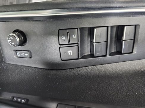 Used 2024 Toyota Highlander Platinum AWD/4WD image 31