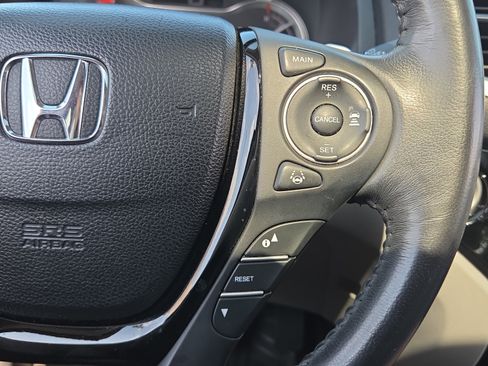 Used 2017 Honda Pilot Touring image 25