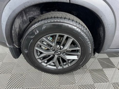 Used 2023 Nissan Rogue S FWD image 39
