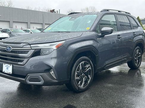 Certified 2025 Subaru Forester Limited AWD/4WD image 3
