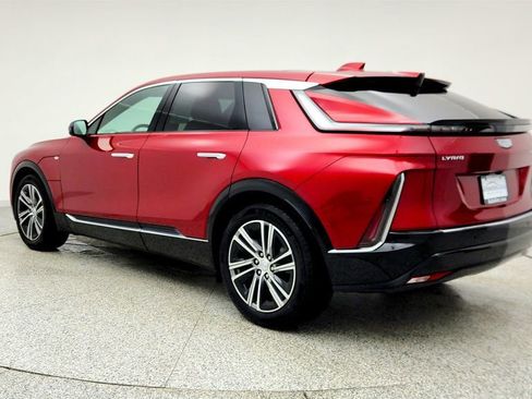 Used 2024 Cadillac Lyriq Luxury image 7
