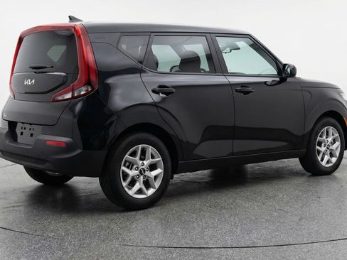 Used 2025 Kia Soul LX w/ LX Technology Package image 9