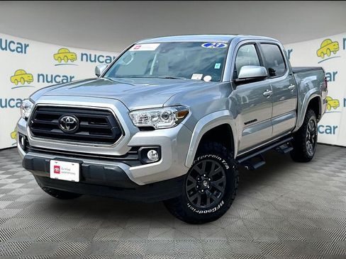 Certified 2023 Toyota Tacoma SR5 AWD/4WD image 3