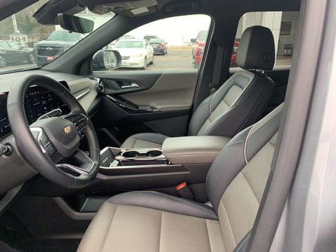 Used 2025 Chevrolet Equinox LT w/ Convenience Package II image 16