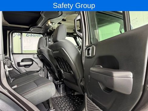 Used 2021 Jeep Wrangler Unlimited Rubicon image 16