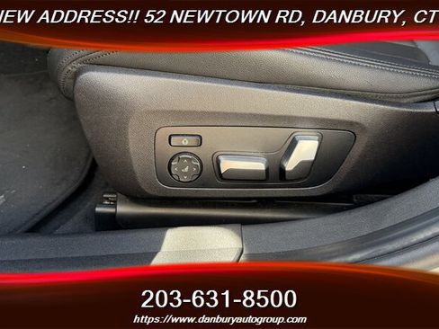 Used 2020 BMW 330i xDrive Sedan w/ M Sport Package AWD/4WD image 12