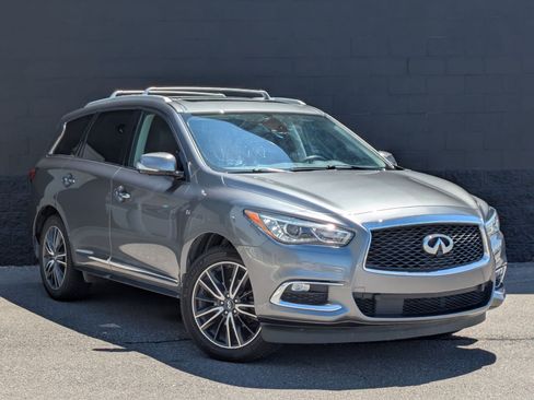 Used 2017 INFINITI QX60 Luxe w/ Deluxe Technology Package AWD/4WD image 3