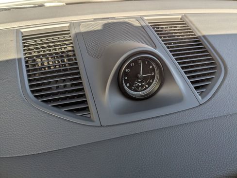 Certified 2026 Porsche Macan image 22