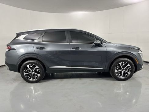 Used 2025 Kia Sportage EX AWD/4WD image 35