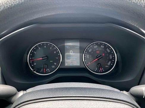 Used 2019 Toyota RAV4 XLE w/ Convenience Package FWD image 25