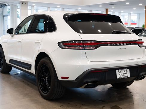 Used 2024 Porsche Macan AWD/4WD image 6