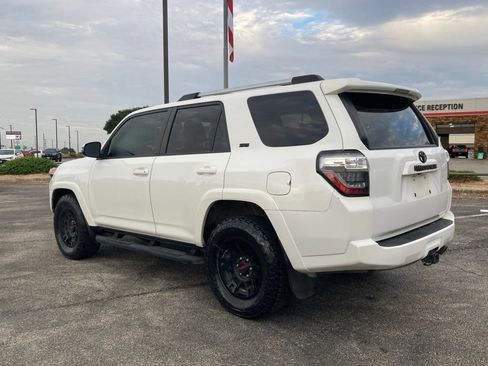 Used 2023 Toyota 4Runner SR5 Premium w/ Moonroof Package RWD image 7