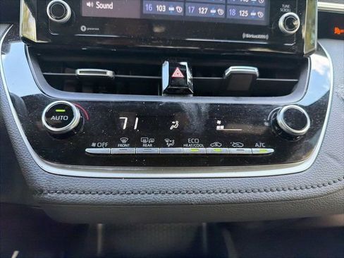 Used 2022 Toyota Corolla SE FWD image 17