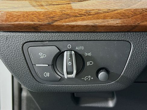 Used 2023 Audi Q5 2.0T Premium Plus w/ Premium Plus Package AWD/4WD image 16