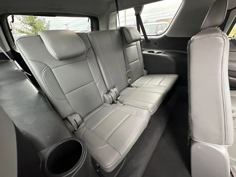 Used 2019 Chevrolet Suburban LT image 25