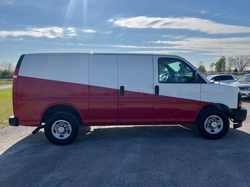 Used 2017 Chevrolet Express 2500 RWD image 1