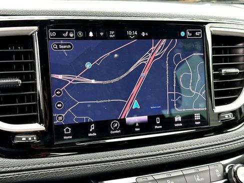 Used 2022 Chrysler Pacifica Touring-L w/ Uconnect Theater Family Group image 14