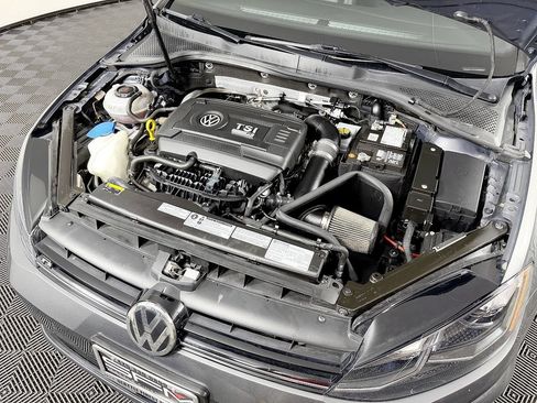 Used 2018 Volkswagen Golf 4-Door AWD/4WD image 18