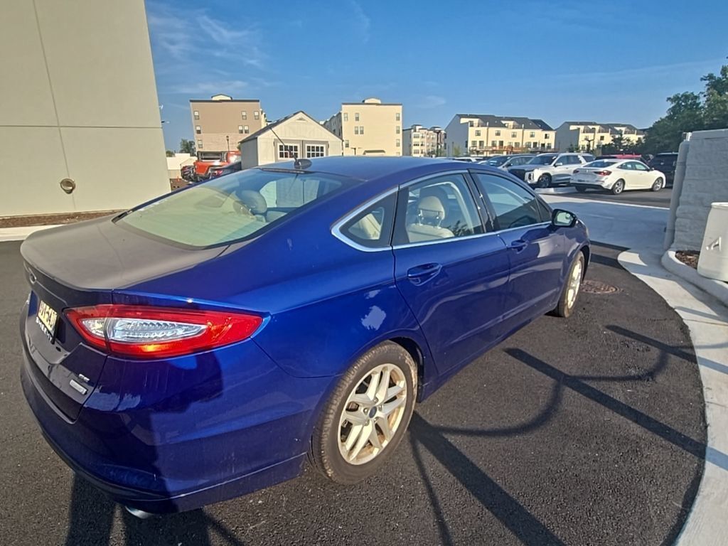 Used 2013 Ford Fusion SE FWD image 4