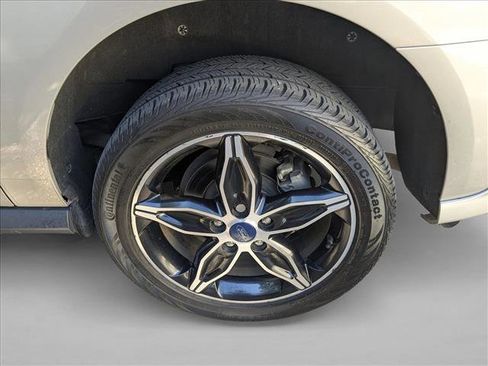 Used 2016 Ford Transit Connect Titanium image 4