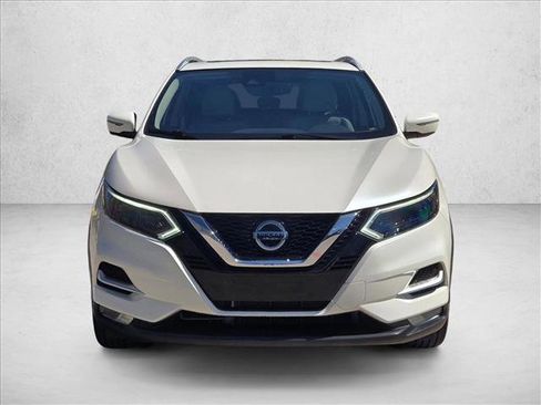 Used 2022 Nissan Rogue Sport SL w/ Premium Package image 2