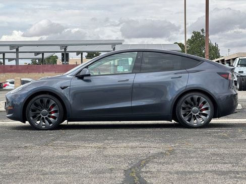 Used 2023 Tesla Model Y Performance AWD/4WD image 6