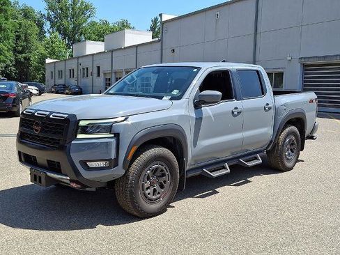 Certified 2025 Nissan Frontier PRO-4X AWD/4WD image 4