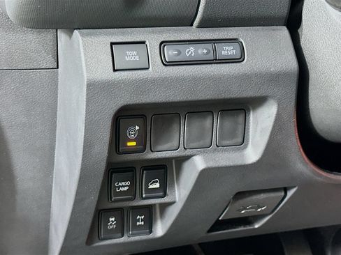 Used 2022 Nissan Frontier PRO-4X w/ Technology Package AWD/4WD image 10