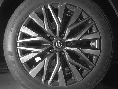 Used 2025 Nissan Altima 2.5 SV FWD image 15