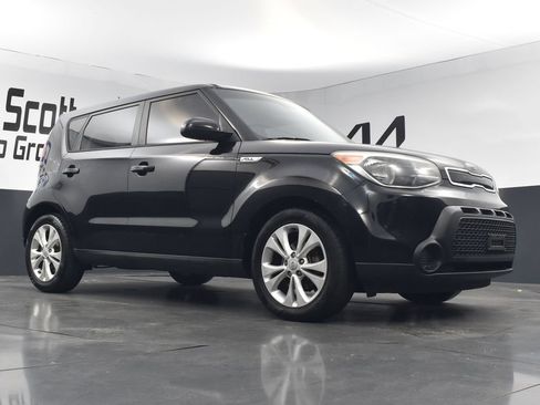 Used 2015 Kia Soul + FWD image 23
