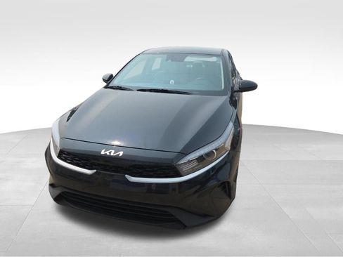 Used 2023 Kia Forte LXS FWD image 9