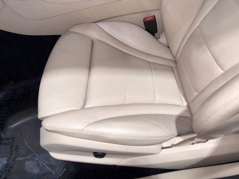 Used 2018 Mercedes-Benz GLC 300 w/ Multimedia Package image 52