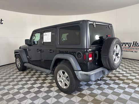 Used 2019 Jeep Wrangler Unlimited Sport S image 8