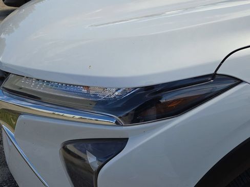 Used 2025 Chevrolet Trax LS FWD image 8