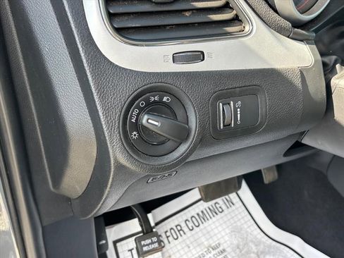 Used 2020 Dodge Journey SE w/ Blacktop Package FWD image 8