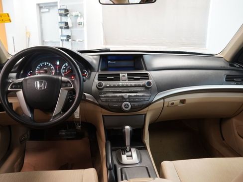 Used 2012 Honda Accord LX image 9