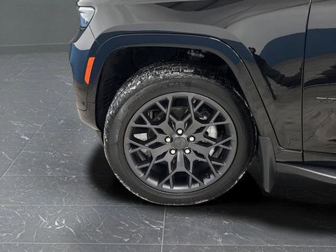 Used 2025 Jeep Grand Cherokee Summit w/ Obsidian Package image 39