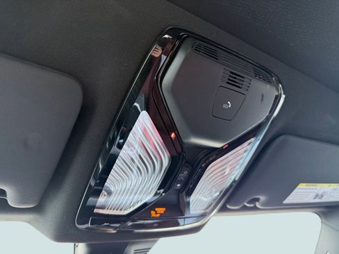 Used 2025 BMW M240i Coupe image 18