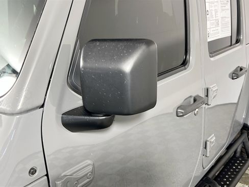 Used 2022 Jeep Gladiator Rubicon w/ LED Lighting Group image 13