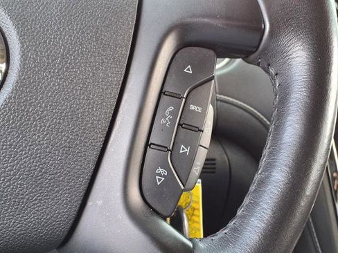 Used 2017 Buick Enclave Leather image 12