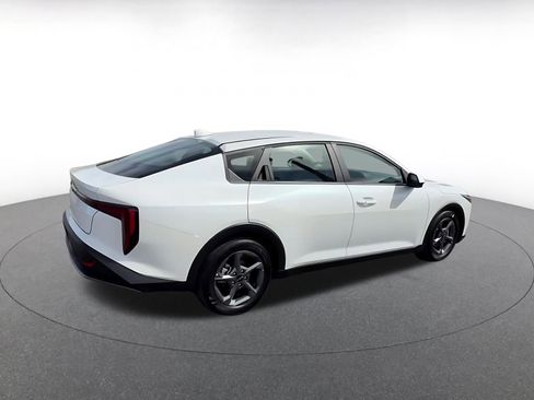 Used 2025 Kia K4 LXS image 15