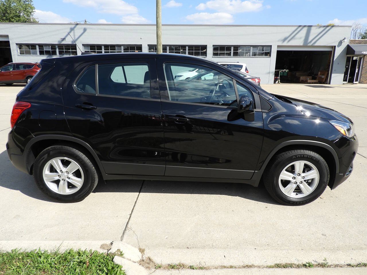 Used 2019 Chevrolet Trax LS FWD image 9